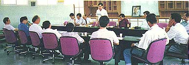 8206-4.jpg (24142 bytes)