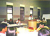 8209-4.jpg (34240 bytes)