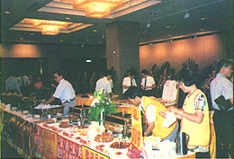 8307-4m.jpg (46148 bytes)