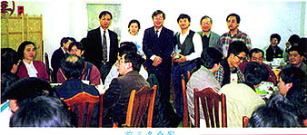 8702-2l.jpg (31561 bytes)